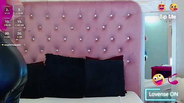 KikiSweet08 online show from December 15, 2025, 5:23 am