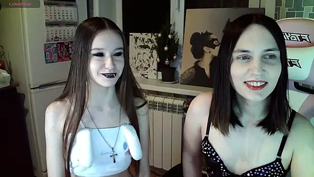 Snapshot of BlackHe4rts_ chatting on December 27, 2024, 5:37 pm BlackHe4rts  online show from December 27, 2024, 5:37 pm