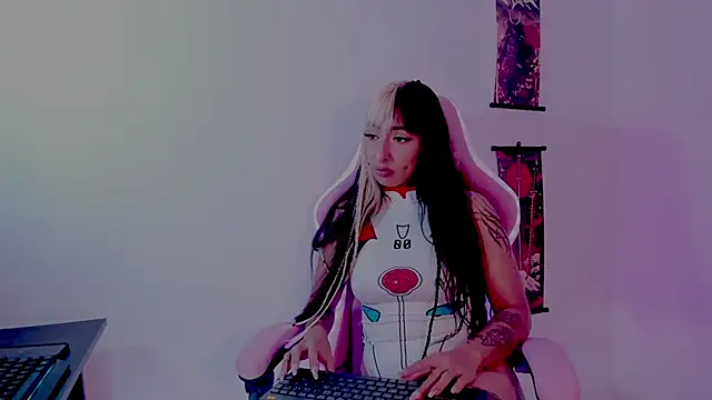 Snapshot of HollyHudsonn chatting on January 21, 2025, 12:04 am HollyHudsonn online show from January 21, 2025, 12:04 am