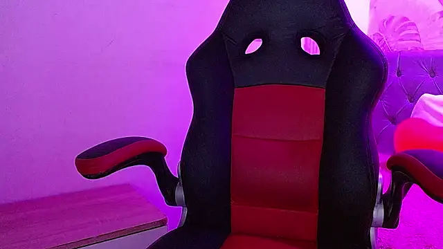 violletha online show from February 17, 2025, 12:27 pm