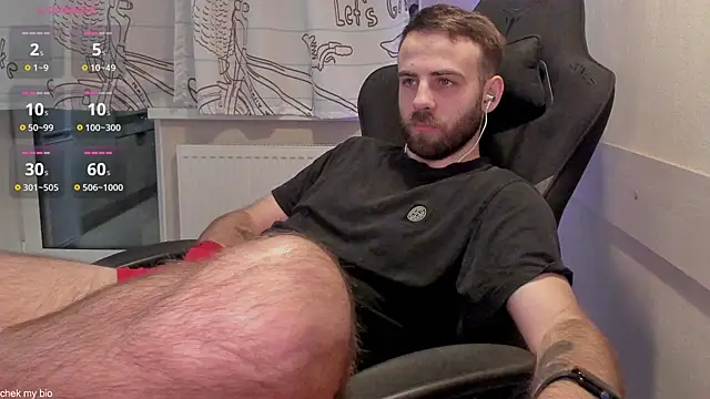 Snapshot of OtisRam chatting on November 6, 2025, 10:43 pm OtisRam online show from November 6, 2025, 10:43 pm