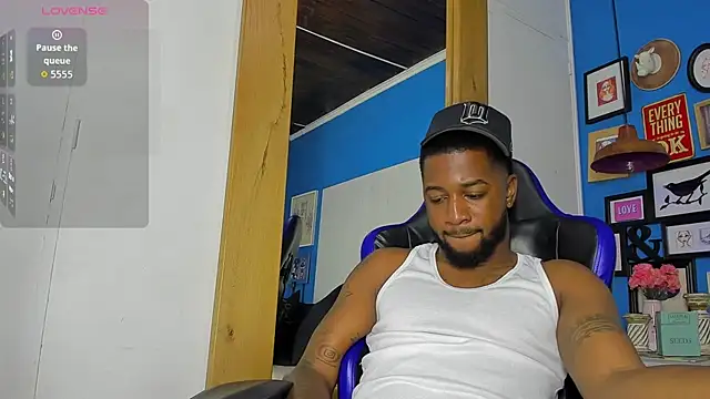 Snapshot of Drake_Nassir4 chatting on October 13, 2025, 9:15 pm Drake Nassir4 online show from October 13, 2025, 9:15 pm