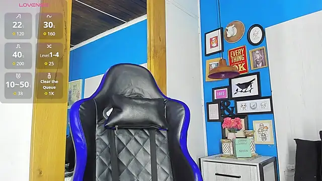 Snapshot of Drake_Nassir4 chatting on October 14, 2025, 9:04 pm Drake Nassir4 online show from October 14, 2025, 9:04 pm