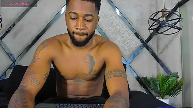 Snapshot of Drake_Nassir4 chatting on October 16, 2025, 5:58 pm Drake Nassir4 online show from October 16, 2025, 5:58 pm