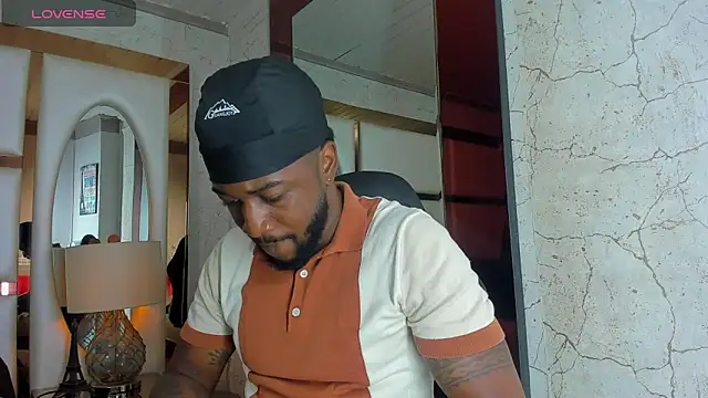 Snapshot of Drake_Nassir4 chatting on November 17, 2025, 6:03 pm Drake Nassir4 online show from November 17, 2025, 6:03 pm