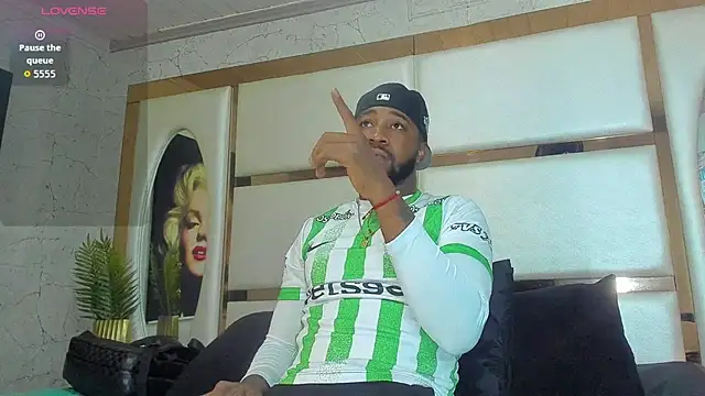 Snapshot of Drake_Nassir4 chatting on January 13, 2026, 8:58 pm Drake Nassir4 online show from January 13, 2026, 8:58 pm