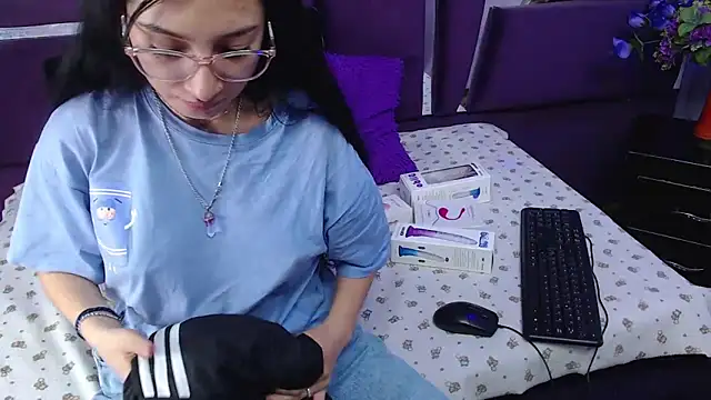 Snapshot of Katty_Queen chatting on March 1, 2025, 12:23 pm Katty Queen online show from March 1, 2025, 12:23 pm