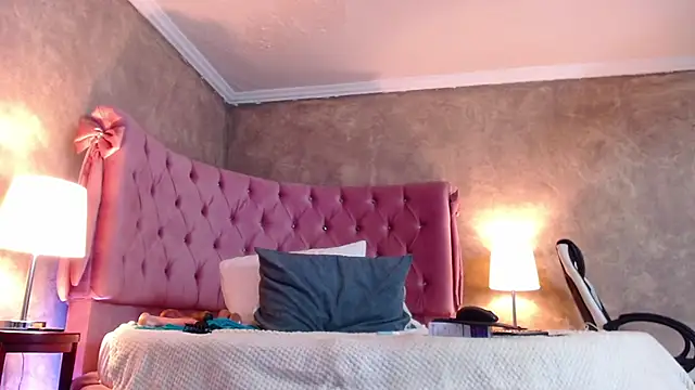 GabyPetit online show from February 1, 2025, 4:22 pm