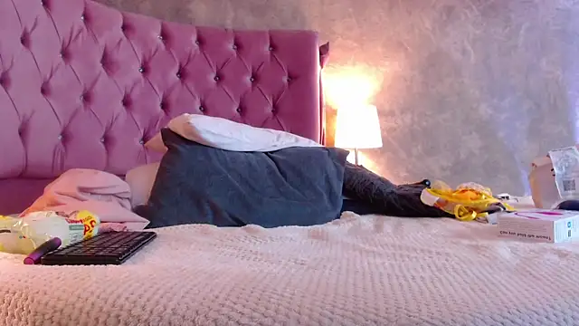 GabyPetit online show from March 18, 2025, 2:47 am