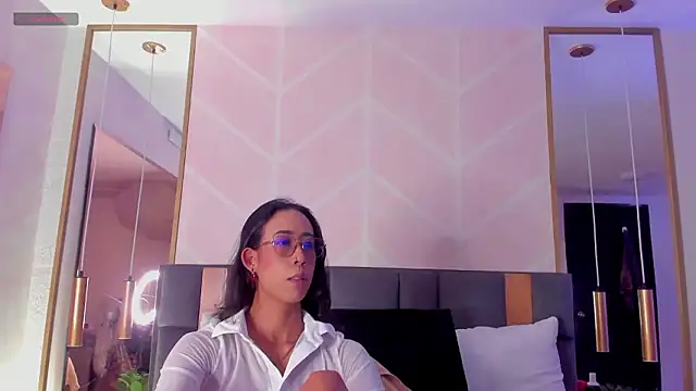 Snapshot of GabyPetit chatting on February 3, 2026, 7:52 pm GabyPetit online show from February 3, 2026, 7:52 pm