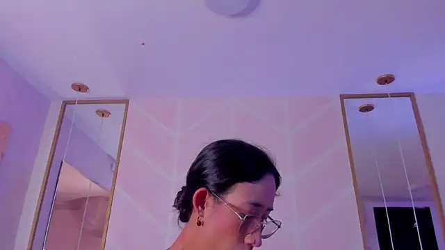 Snapshot of GabyPetit chatting on February 6, 2026, 7:50 pm GabyPetit online show from February 6, 2026, 7:50 pm