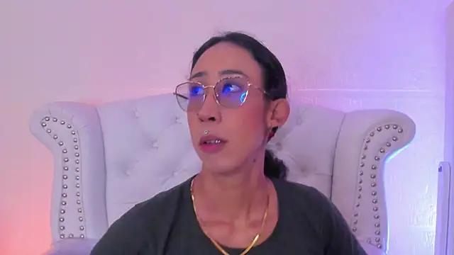 Snapshot of GabyPetit chatting on February 28, 2026, 7:48 pm GabyPetit online show from February 28, 2026, 7:48 pm