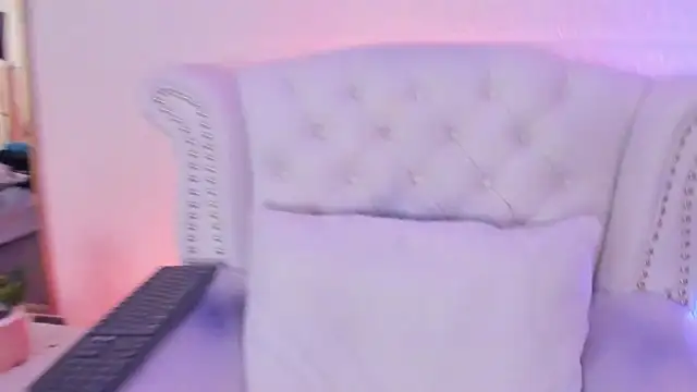 Snapshot of GabyPetit chatting on March 5, 2026, 9:22 pm GabyPetit online show from March 5, 2026, 9:22 pm