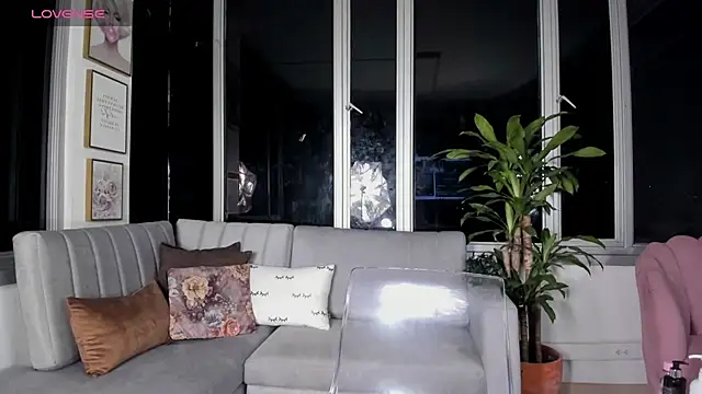 Snapshot of Megan_Lim chatting on February 9, 2025, 10:42 am Megan Lim online show from February 9, 2025, 10:42 am