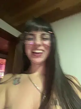 Snapshot of VioletaSubmissive chatting on December 28, 2024, 2:43 am VioletaSubmissive online show from December 28, 2024, 2:43 am