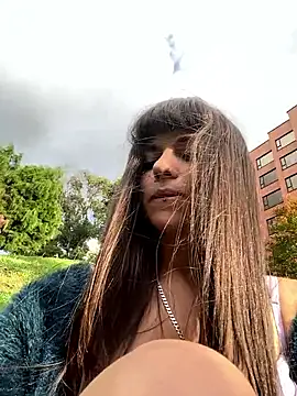 Snapshot of VioletaSubmissive chatting on December 21, 2025, 9:44 pm VioletaSubmissive online show from December 21, 2025, 9:44 pm