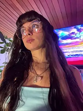 Snapshot of VioletaSubmissive chatting on February 6, 2026, 8:56 pm VioletaSubmissive online show from February 6, 2026, 8:56 pm