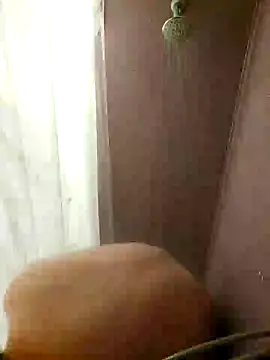 Snapshot of Boo-boo_kittyfux chatting on December 17, 2024, 6:24 am Boo-boo kittyfux online show from December 17, 2024, 6:24 am