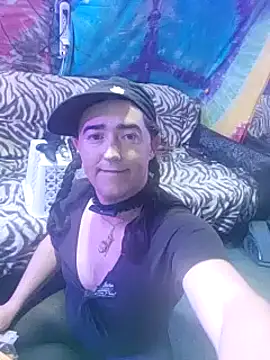 Snapshot of Boo-boo_kittyfux chatting on January 14, 2025, 12:24 pm Boo-boo kittyfux online show from January 14, 2025, 12:24 pm