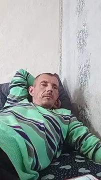 Snapshot of MachoXRallph chatting on October 25, 2025, 12:13 pm MachoXRallph online show from October 25, 2025, 12:13 pm