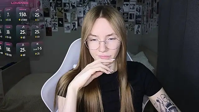 littlevildevil online show from February 15, 2026, 11:08 am