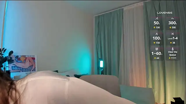 Oh My Dianee online show from November 25, 2025, 7:30 am