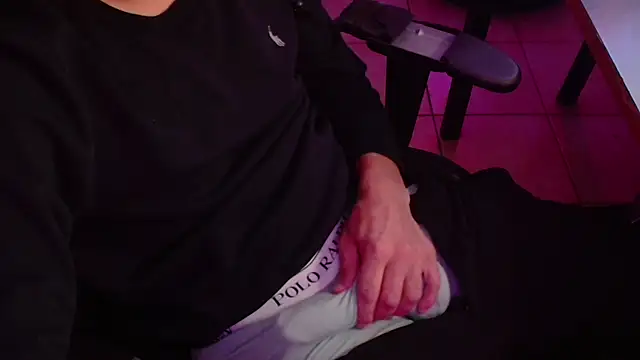 Snapshot of Vlad230323 chatting on November 12, 2025, 5:02 pm Vlad230323 online show from November 12, 2025, 5:02 pm