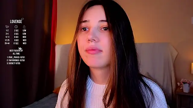 GillianDowdey online show from October 15, 2025, 2:33 am