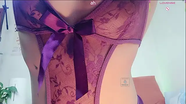 Youth3  online show from December 18, 2025, 3:07 pm