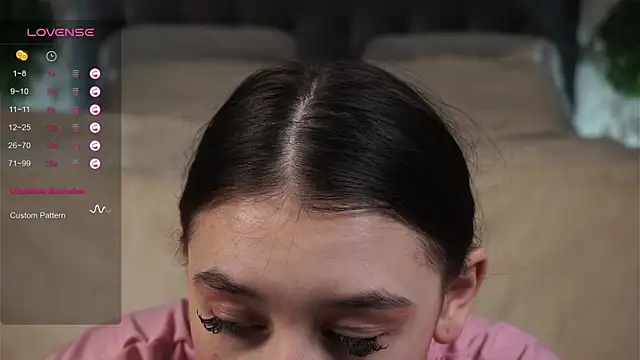 AislyEmbury online show from February 9, 2025, 4:46 am