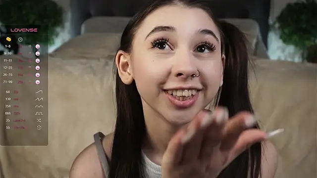 AislyEmbury online show from February 11, 2025, 10:07 pm