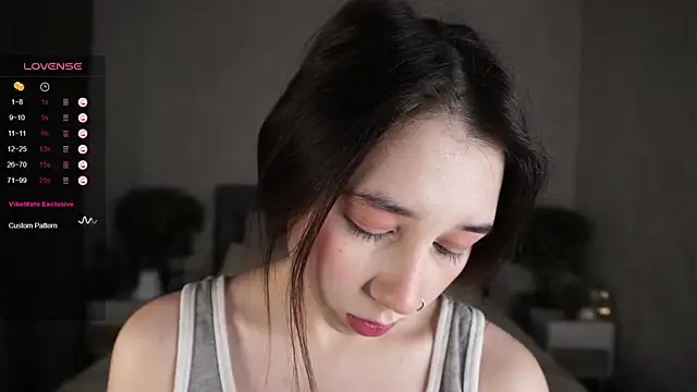 AislyEmbury online show from February 23, 2025, 8:11 pm