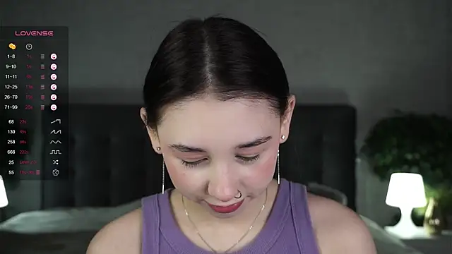 AislyEmbury online show from March 8, 2025, 7:20 pm