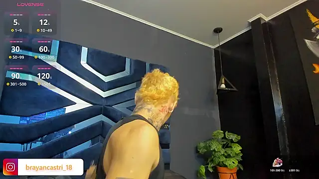 Snapshot of Ian_Castillo_ chatting on January 19, 2026, 11:25 am Ian Castillo online show from January 19, 2026, 11:25 am