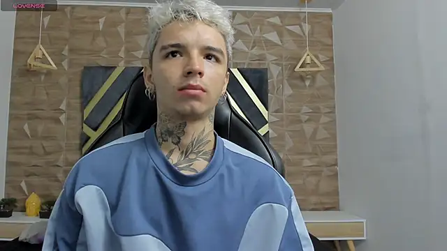 Snapshot of Ian_Castillo_ chatting on February 23, 2026, 11:18 am Ian Castillo online show from February 23, 2026, 11:18 am