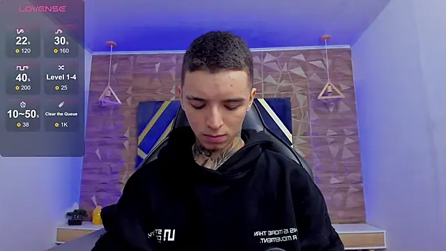 Snapshot of Ian_Castillo_ chatting on March 27, 2026, 11:21 am Ian Castillo online show from March 27, 2026, 11:21 am