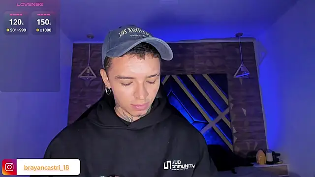 Snapshot of Ian_Castillo_ chatting on April 10, 2026, 11:26 am Ian Castillo online show from April 10, 2026, 11:26 am