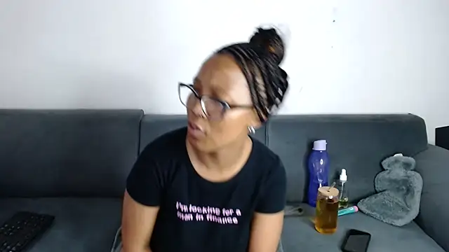 Snapshot of SZA_Doja chatting on February 22, 2026, 10:25 am SZA Doja online show from February 22, 2026, 10:25 am