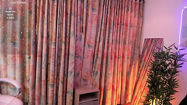 aisha bx online show from February 21, 2025, 11:11 am