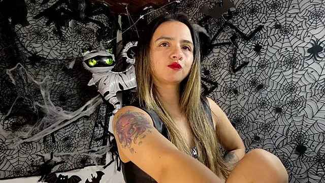 Snapshot of julietta___jackson chatting on October 21, 2025, 9:37 pm julietta jackson online show from October 21, 2025, 9:37 pm