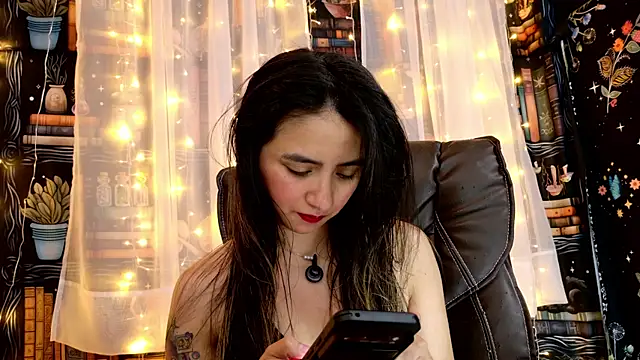 Snapshot of julietta___jackson chatting on June 11, 2026, 5:22 pm julietta jackson online show from June 11, 2026, 5:22 pm
