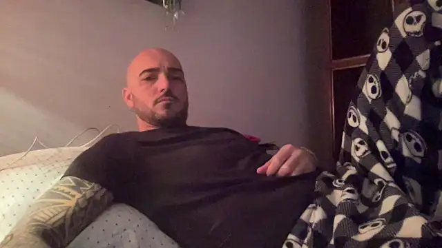 alessandromori91 online show from December 17, 2025, 8:26 pm