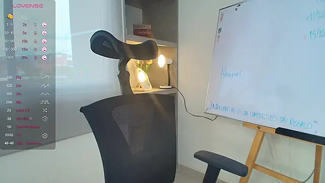 pauliCarter online show from November 11, 2025, 3:23 pm