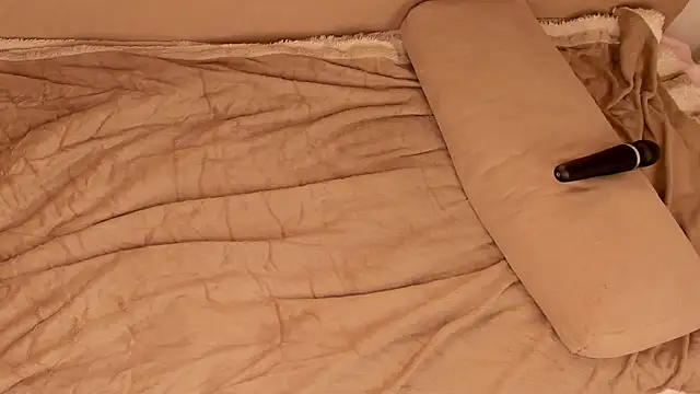 VelvetAnna online show from September 26, 2025, 12:20 pm