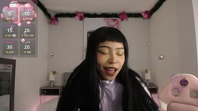 Snapshot of Violetta_Suky chatting on January 13, 2025, 1:39 pm Violetta Suky online show from January 13, 2025, 1:39 pm