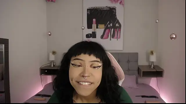 Snapshot of Violetta_Suky chatting on January 14, 2025, 1:28 pm Violetta Suky online show from January 14, 2025, 1:28 pm