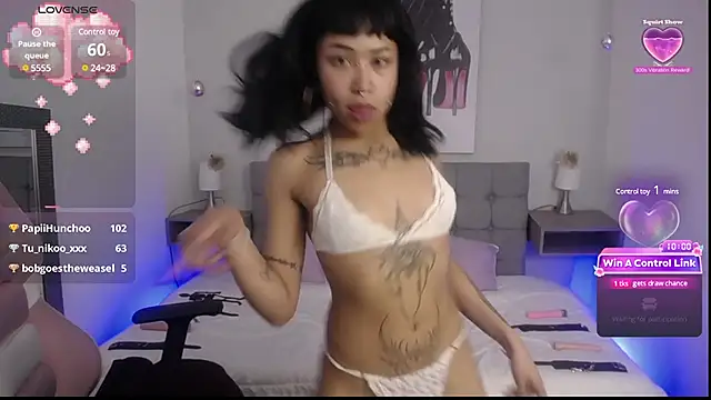 Snapshot of Violetta_Suky chatting on January 18, 2025, 4:31 pm Violetta Suky online show from January 18, 2025, 4:31 pm