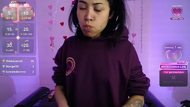 Snapshot of Violetta_Suky chatting on January 19, 2025, 4:57 pm Violetta Suky online show from January 19, 2025, 4:57 pm