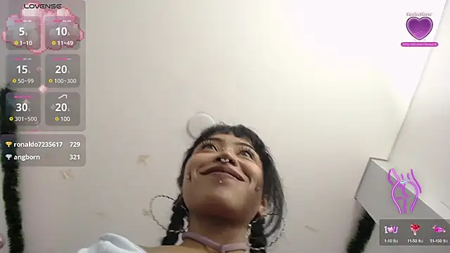 Snapshot of Violetta_Suky chatting on January 27, 2025, 4:33 pm Violetta Suky online show from January 27, 2025, 4:33 pm