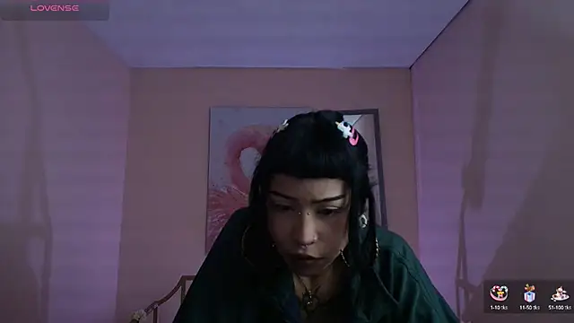 Snapshot of Violetta_Suky chatting on February 10, 2025, 1:01 pm Violetta Suky online show from February 10, 2025, 1:01 pm